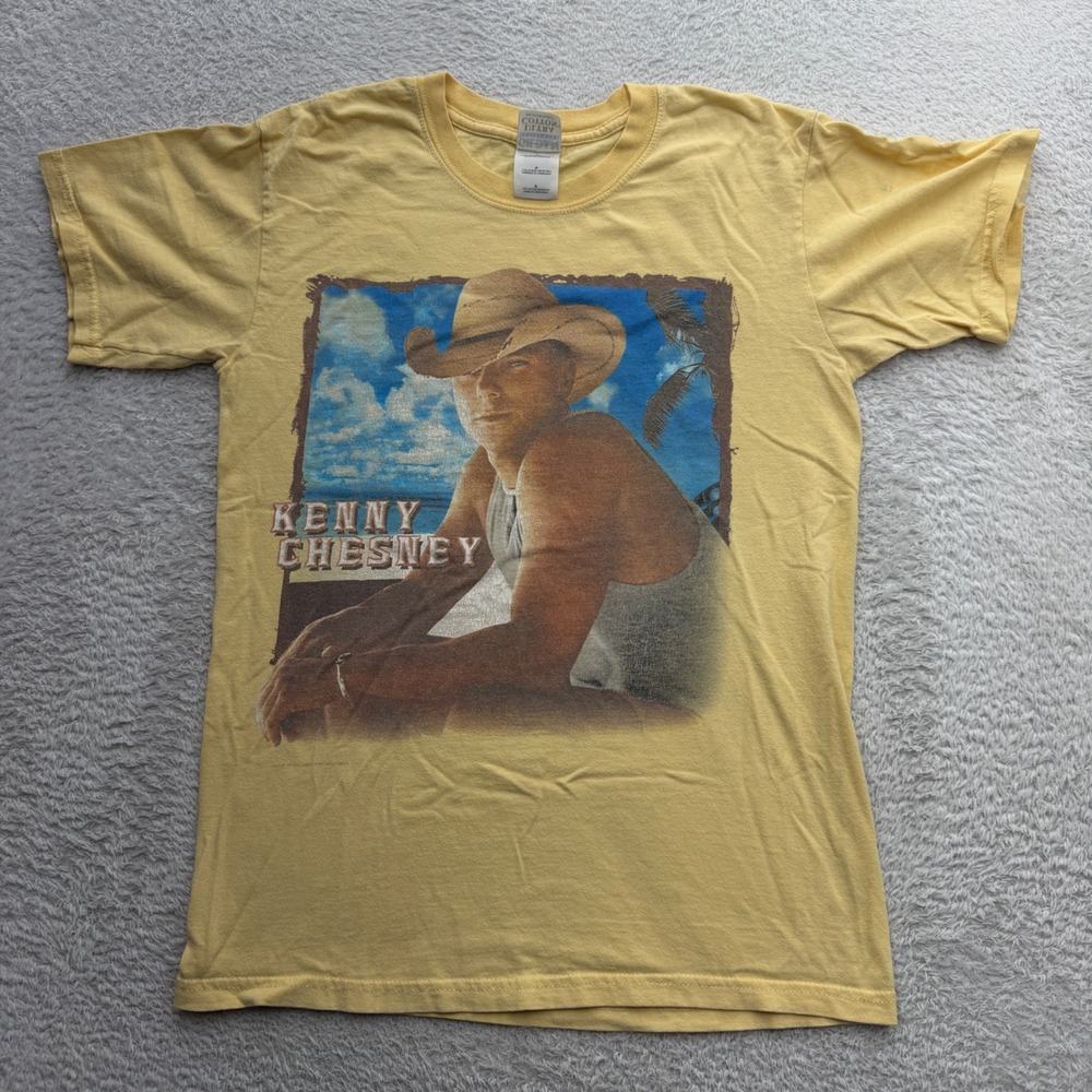 Vintage Kenny Chesney 2004 Tour Shirt Mens Small Yellow Guitars Tiki Bars Gildan
